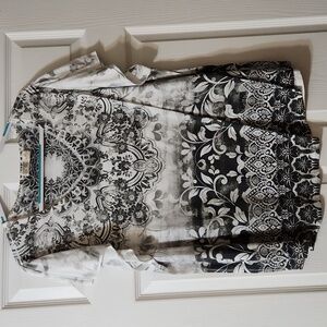 Terra & Sky Monochrome Leaf Pattern Top